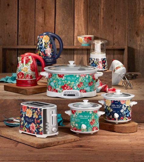 Pioneer Woman Kitchenware, Pioneer Woman Dishes, Pioneer Woman Kitchen Decor, Pioneer Woman Ree Drummond, Replacing Kitchen Countertops, Pioneer Woman Kitchen, New Appliances, Outdoor Kitchen Appliances, Pioneer Woman Recipes