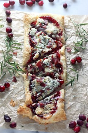 Puff Pizza, Pastry Puff, Baker By Nature, Puff Pastries, Christmas Entertaining, Munnar, Flatbread Pizza, Cranberry Recipes, Puff Pastry Recipes