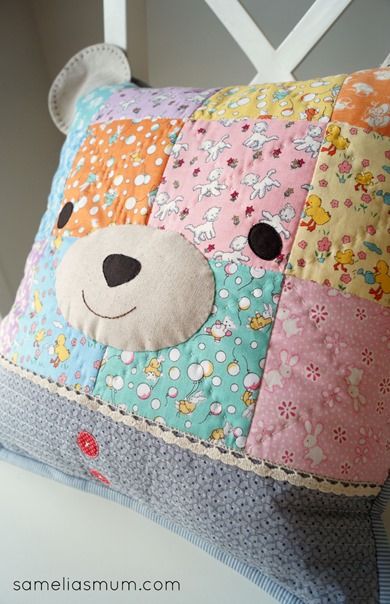 Old Baby Clothes, Diy Sy, Bear Pillow, Memory Crafts, Memory Pillows, Baby Sewing Projects, Patchwork Pillow, Sewing Pillows, Quilted Pattern