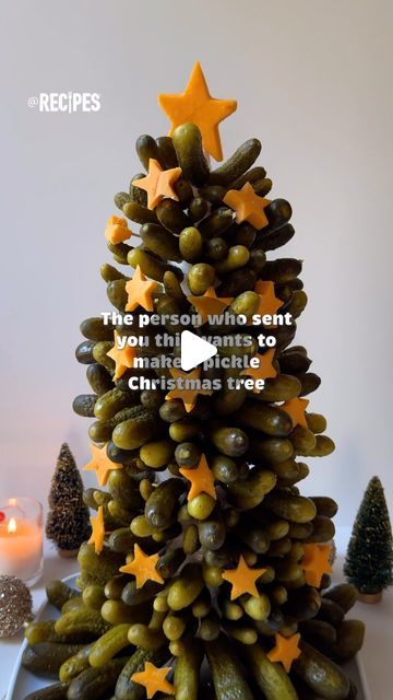 Recipes on Instagram: "‘Tis the season for pickle lovers! This pickle Christmas tree is the perfect gift to spread holiday cheer🥒 Inspo: @thesassybarn 

#pickles #christmas #tree #viral #picklegirls #fyp" Christmas Trays, Christmas Finger Foods, Fruit Christmas Tree, Christmas Pickle, Fruit Carving, Holiday Recipes Christmas, Xmas Food, Christmas Gathering, Christmas Dishes