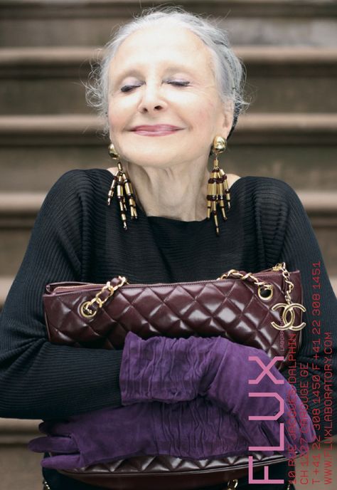 Beauty secrets from an 80-year-old ‘goddess’ of style Carmen Dell'orefice, Diana Vreeland, Chanel Couture, Children Playing, Advanced Style, Ageless Style, Ageless Beauty, Looks Street Style, Aging Beautifully