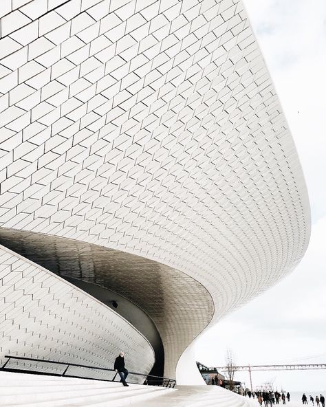 Lisbon Museum, Amanda Levete, Oscar Niemeyer Architecture, Mall Facade, Airport Design, Architecture Collage, Architecture Design Concept, Harbin, Museum Architecture