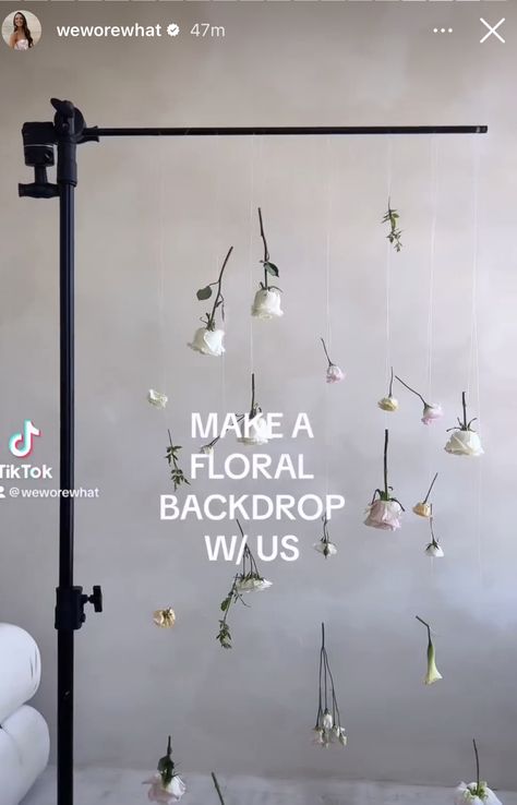 Hanging florals for event inspo, photo moment, THE moment Hanging Florals, Photography Studio Decor, Wedding Program Sign, Photo Moment, Photoshoot Backdrops, Beautiful Photoshoot Ideas, Spring Studios, Spring Photoshoot, Flower Photoshoot