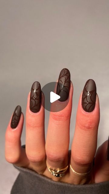 Ella 🤍 on Instagram: "This nail art technique is so easy and I think everyone should do it just saying! 🤎🤎🤎
This is all regular polish, colour @essie odd squad. Matte topcoat is Matte made in hell from @mooncat and the shiny top is @barrymcosmetics wet set topcoat! 

  #nailart #nails #easynails #easynailart #diynails #nailtutorials #nailarttutorial #howtonails #nailinspo #nailinspiration #naildesign #aestheticnails #fallnails #fallnailsdesign #fallnailart #utumnnails #autumnnailart #autumnvibes #fallvibes #brownnails fall nail art Inspo! Easy fall nail inspiration at home nails. #halloweennails #halloweennailart" Art Inspo Easy, Fall Nail Inspiration, Odd Squad, Nail Art Inspo, Wet Set, Nail Art Techniques, Fall Nail Art, Brown Nails, Halloween Nail Art