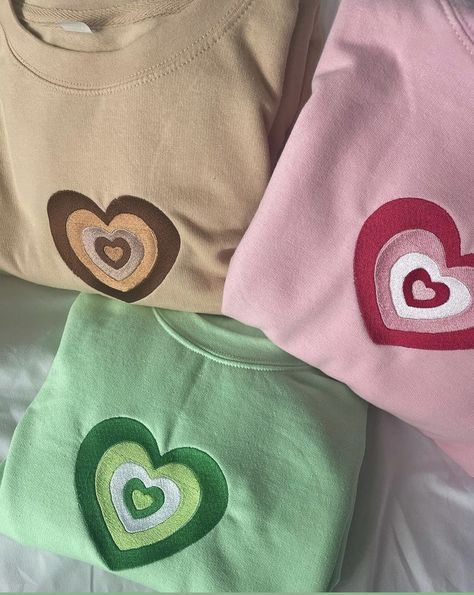 Clothes Embroidery Diy, Girls Sweatshirts, Cute Nike Outfits, Heart Embroidery, Matching Sweatshirts, Heart Sweatshirt, Embroidery On Clothes, Cute Nikes, Custom Sweatshirts