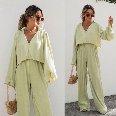 VICI COLLECTION on Instagram: "SET YOUR ALARM! VICI X @SUMMEROFDIANE Vol. 2 Launches 1/25 At 5AM PST 💚 You won’t want to miss this iconic Spring drop! #vicixsummerofdiane ummerofdiane #springstyle #comingsoon" Flowy Pants Outfit Summer, Flowy Clothes, Flowy Pants Outfit, Flowy Outfits, Bartender Outfit, Thailand Outfit, Summer Pants Outfits, Vici Collection, Flowy Sleeves