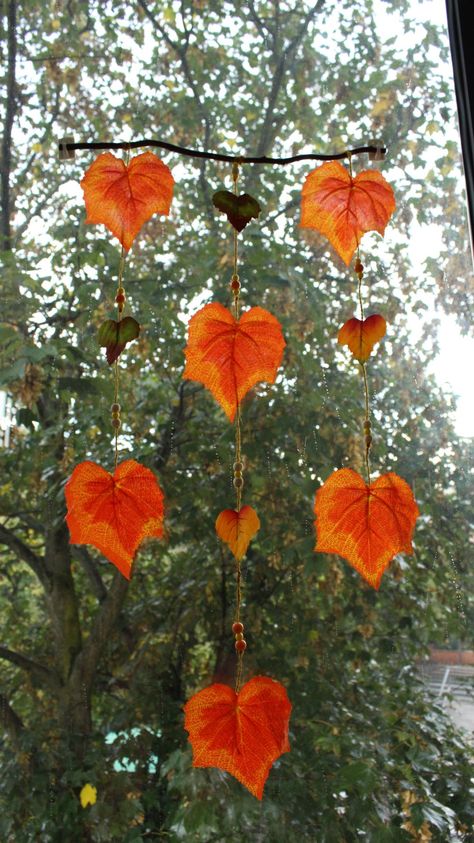 Autumn leaf hanging decoration Leaf Hanging Decor, Hanging Fall Decorations, Hanging Leaf Decor, Autumn Ball, Crafts Upcycling, Leaf Ornament, Cute Autumn, Fall Decoration, Wedding 2024