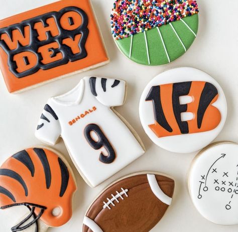 Bengals Cookies, At My Limit, Football Sugar Cookies, Super Bowl Cookies, Tiger Cookies, Football Cookies, Football Birthday Party, Sugar Cookie Designs, Cookie Pops