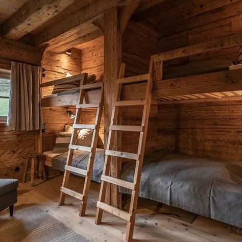 Cabin Bunk Room, Cozy Cabin Interior, Cabin Bunk Beds, House Bunk Bed, Cabin Inspiration, Cabin Bedroom, Chalet Interior, Montana Homes, Cool Bunk Beds