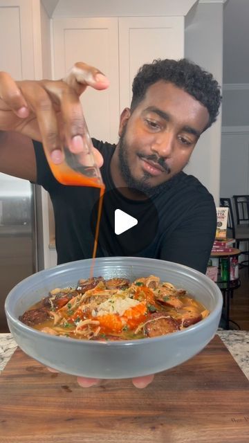 Renzo on Instagram: "Chicken and Sausage Gumbo!   Now I am by no means an expert but I believe this gumbo recipe is definitely worth trying 😂 the flavors are amazing!   My boy @onestopchop_ threw down on the red beans and rice so I had to work my wrist on some gumbo!   Full ingredient list:   1-2 lb chicken thighs  1-2 lb andouille sausage  1 whole onion diced 1 whole green bell pepper diced  2-3 large celery stalks diced  4-5 garlic cloves minced  3-4 bay leaves  6-8 cups chicken broth  1 cup oil  3/4 cup flour   2-3 tsp cajun seasoning  2-3 tsp garlic powder  2-3 tsp onion powder 2-3 tsp black pepper 2 tsp dried oregano   Seasoning amount is optional!   Allow roux (flour/oil) to cook on low for at least an hour continuously stirring! The darker the better but it will burn quickly.   Onc Zatarans Gumbo Recipe, Easy Gumbo Recipe Crockpot, Quick Gumbo Recipe, Seafood Gumbo Recipe Authentic, Seafood Gumbo Recipe Louisiana, Gumbo Recipe Video, Gumbo Seasoning, Gumbo Recipe Authentic, Gumbo Roux Recipe