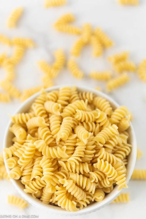 How to Freeze Pasta - How to Freeze and Reheat Frozen Pasta Freeze Pasta, Freezing Pasta, Leftover Pasta Recipes, Freezing Food Guide, Counting Blessings, Frozen Pasta, Freezer Food, Rotini Pasta, Yummy Comfort Food