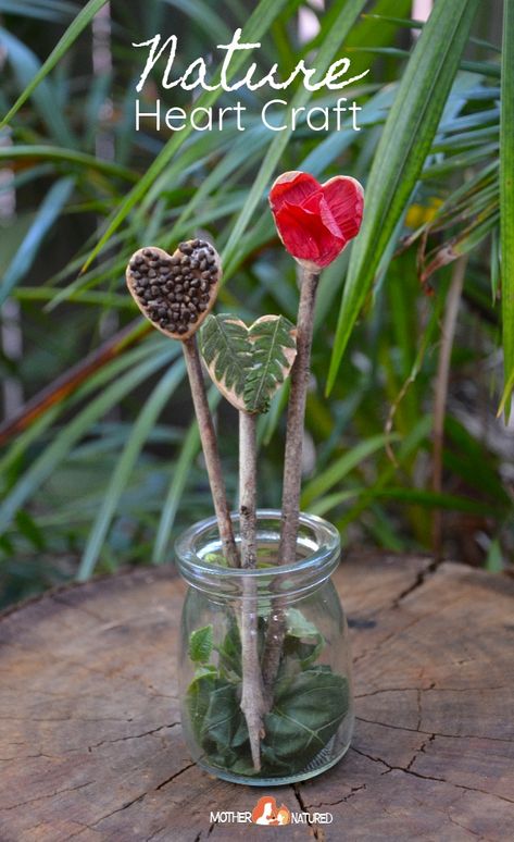 A Simply Stunning Heart Nature Craft for Kids Nature Mothers Day Craft, Nature Themed Valentines, Valentine Nature Crafts, Nature Valentines Crafts, Nature Valentines, Nature Hearts, Nature Crafts Kids, Heart Nature, Nature Heart