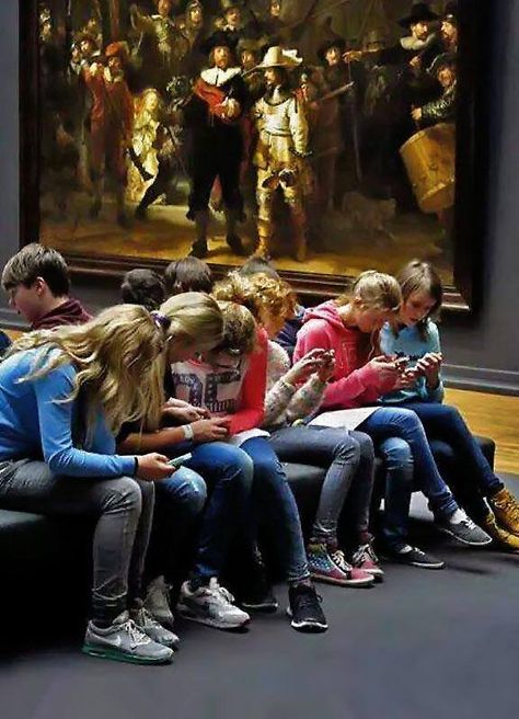 Life in the 2000's! Rembrandt Night Watch, Theme Tattoo, Nights Watch, Group Of People, Zombie Apocalypse, Rembrandt, Pics Art, The Netherlands, Funny Pictures