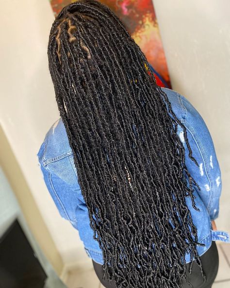 Dreads Black Women, Loc Ideas, Crochet Locs, Braids Twist, Locks Hair, Dread Locks, Soft Locs, Boho Nails, Lace Fronts