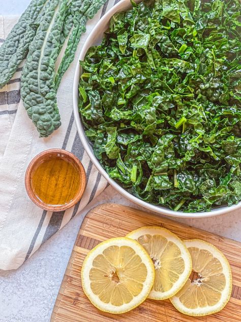 How to Massage Kale - Jackfruitful Kitchen Massage Kale, Kale Juice, Plant Based Meal Planning, Massaged Kale, Kneading Dough, Vegan Yogurt, Mashed Avocado, Vegan Bowls, Vegan Cookbook