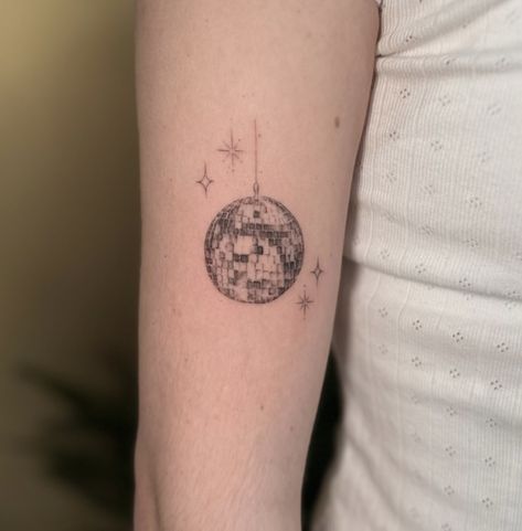 Mirrorball Tattoo Design, Mirrorball Tattoo Minimalist, Taylor Swift Mirrorball Tattoo, Mirrorball Tattoo Taylor Swift, Mirror Ball Tattoo, Swiftie Tattoo, Mirrorball Tattoo, Mosaic Tattoo, Disco Ball Tattoo