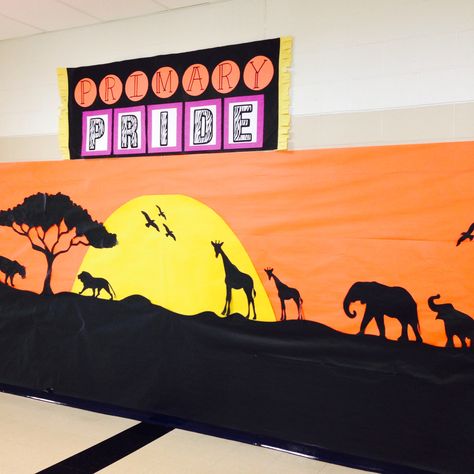 Safari theme Africa Themed Classroom, Africa Bulletin Board Ideas, Jungle Theme Classroom Decorations, Safari Vbs, Cheetah Birthday Party, Safari Mural, African Safari Decor, Jungle Animal Art, Jungle Theme Classroom