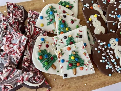 Christmas Chocolate Bark Recipe • Fancy Apron Chocolate Christmas Bark, Christmas Chocolate Bark Recipes, Christmas Chocolate Bark, Fancy Apron, Chocolate Bark Christmas, Christmas Bark, Chocolate Dipping Sauce, Chocolate Bark Recipe, Chocolate Melting Wafers