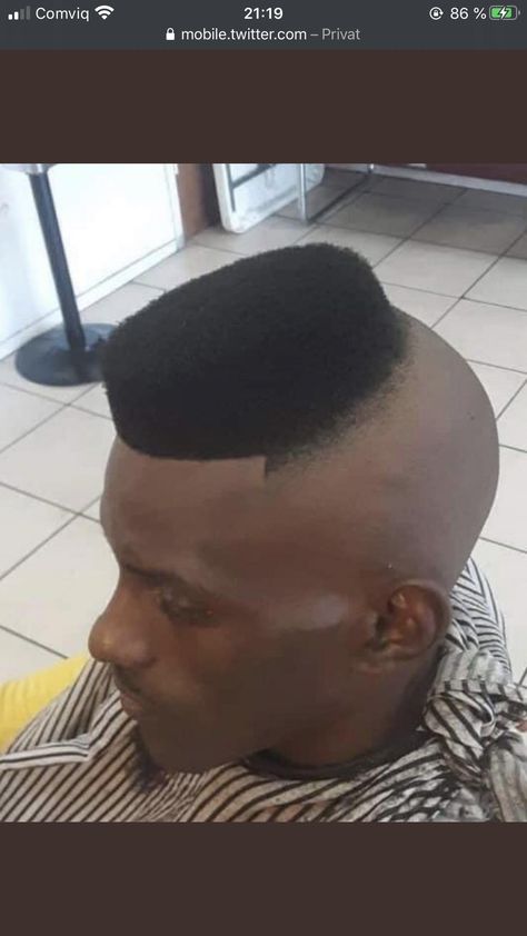 Nice flat top bro Haircut Back Design, Mid Taper Slick Back, Short Haircuts For Men With Thick Hair, Pushed Back Hair Men, Messed Up Haircut, High Taper Fade Haircut, Black Hair Fade, Temp Fade, Japanese Men Hairstyle