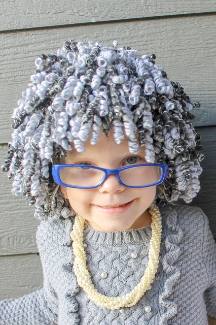 How To Make a Curly Yarn Wig | Miss Kopy Kat Crochet Wigs For Kids, Crochet Wig Pattern Free, Yarn Wig Cosplay, How To Make A Yarn Wig, How To Make A Wig, Halloween Diy Ideas, Yarn Wigs, Crochet Wigs, Obličejové Masky