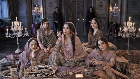 Heeramandi: The Diamond Bazaar | Aditi Rao Hydari (Bibbo), Manisha Koirala (Mallika), Sanjeeda Shaikh (Waheeda) and Richa Chadha (Lajjo) The Beauty Of Cinema, Fashion In Movies, Desi Dance, Richa Chadha, Beauty Of Cinema, New Mumbai, Indian Web, Golden Bird, Aditi Rao Hydari