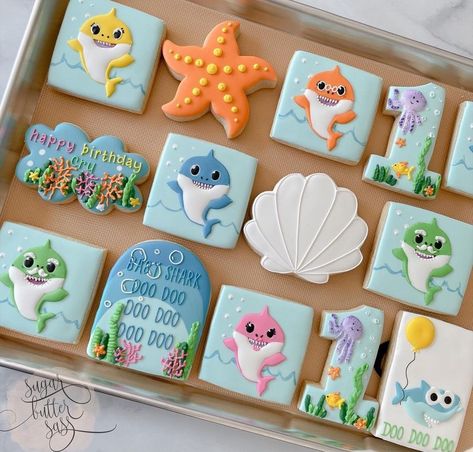 Baby Shark Themed Food, Baby Shark Cookies Decorated, One Der The Sea Cookies, Baby Shark Sugar Cookies, Baby Shark Cookies 2nd Birthday, Shark Birthday Cookies, Baby Shark Birthday Party Boy, Sea Animal Cookies Royal Icing, Baby Shark Cookies