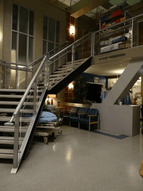 Greys Anatomy Set, Grey Sloan Memorial Hospital, Grey's Anatomy Doctors, Sarah Drew, Jessica Capshaw, Moms Night, Hospital Interior, Abc Tv, Memorial Hospital