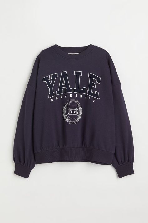 0809349092 Hm Sweatshirt, Yale University, Sweatshirt Fabric, M Beauty, Be Mine, Printed Design, Printed Sweatshirts, Fashion Company, World Of Fashion