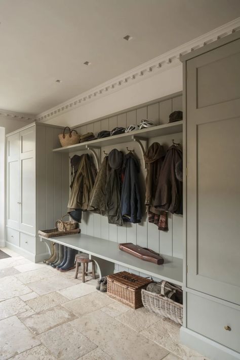 Boot Room Storage, Boot Room Utility, Vstupná Hala, Utility Room Designs, Mudroom Entryway, Country Kitchen Designs, Mudroom Decor, Mudroom Laundry Room, Mud Room Storage