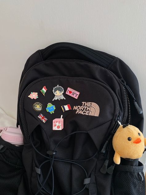 Bag Patches Aesthetic, Backpack Aesthetic Black, North Face Backpack Aesthetic, Backpack Aesthetic School, Northface Jester, North Face Aesthetic, School Bag Decoration, Best Bullet Journal Pens, School Core