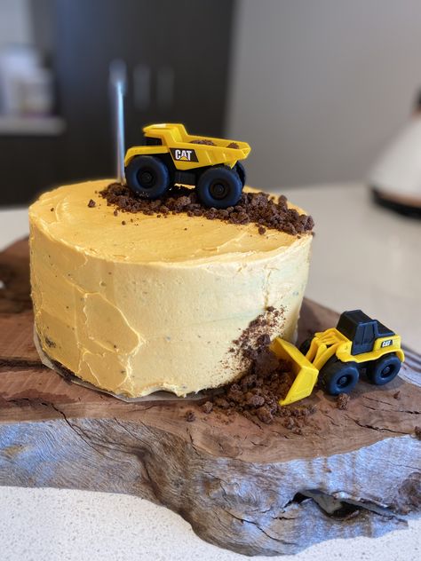 Trucks First Birthday, Construction Vehicle Cake, Construction Party Cake, Construction Party Cakes, Vehicle Cake, Construction Birthday Cake, Construction Baby Shower, 4de Verjaardag, Construction Theme Birthday Party