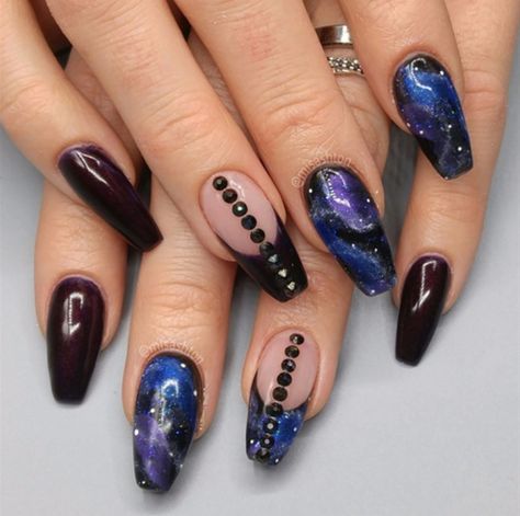 Galaxy Nail Art, Witchy Nails, Space Nails, Galaxy Nails, Edgy Nails, Her Nails, Coffin Shape Nails, Cat Eye Nails, Dark Nails