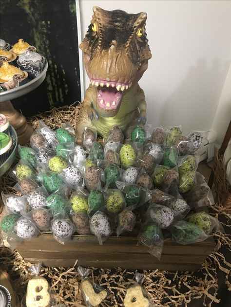 Jurassic world sweets table Dinosaur Sweets Table, Jurassic World Decorations, Jurrasic World Birthday Party Ideas, World Decorations, Jurassic World Party, Dinosaur Birthday Party Food, Jurassic Park Birthday Party, Jurassic Park Party, Dinosaur Birthday Theme