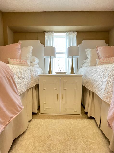 Ole Miss Martin Dorm room, pink and gold Dorm Room Designs Pink And White, Howard Dorm Room, Pink Dorm Rooms Ideas, Light Pink And White Dorm Room, Dorm Room Ideas Ole Miss, Pink White And Gold Dorm Room, Dorm Room Ole Miss, Pink And Gold Dorm Room Ideas, Baby Pink Dorm Room