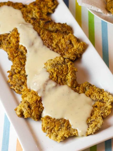 Country Fried Steak Recipe (aka Chicken Fried Steak) White Country Gravy, Country Fried Steak Recipe, Country Fried Chicken, Veal Steak, Chicken Fried Steak Recipe, Fried Steak Recipes, Country Gravy, Country Fried Steak, Country Fried