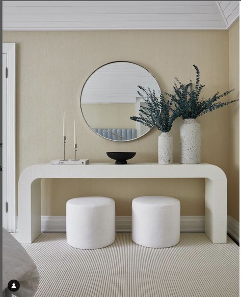 Console Tables In Living Room, Foyer Console Table, Round Entry Table, Romantic Living Room, Console Table Modern, Console Table Styling, Console Table Decorating, Entryway Wall Decor, Living Room Console