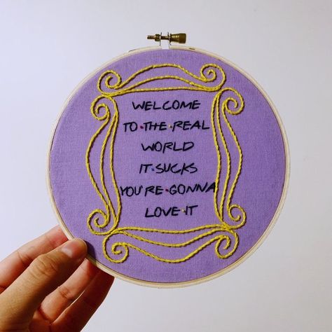 Friends Wall Decor, Hoop Wall Art, Embroidered Hoop, Embroidery Hoop Wall, Embroidery Hoop Wall Art, Diy Embroidery Patterns, Cadeau Diy, Hand Embroidery Art, Handmade Embroidery