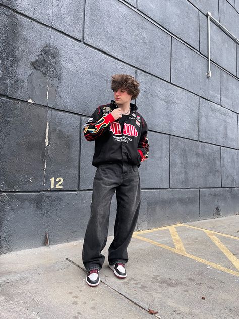 Jacket: Vintage Racer Dupoint Nascar | Pants: Zara Baggy | Sneaker: Jordan 1 Bloodline Jordan 1 Bloodline Outfit Man, Nascar Jacket Outfit Men, Racer Jacket Outfit Man, Jordan 1 Bloodline Outfit, Nascar Jacket Outfit, Jordan 1 Bloodline, Racer Jacket Outfit, Sneaker Jordan, Jordan 1 Outfit