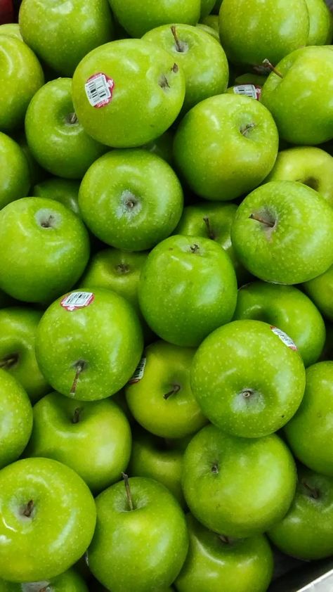 apple green sa gaisano Green Apples, Taste The Rainbow, Apple Tree, Apple Green, Green Apple, Gay Pride, Go Green, Apples, Fruit