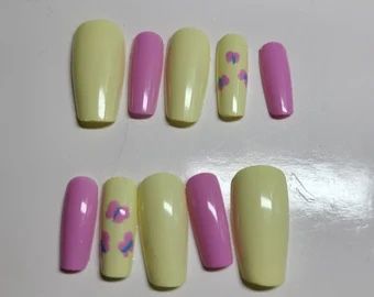 Hello Nails, Nail Drawing, Punk Nails, Really Cute Nails, Cat Nails, Kawaii Nails, Yellow And Pink, Fire Nails, Cute Nail Designs