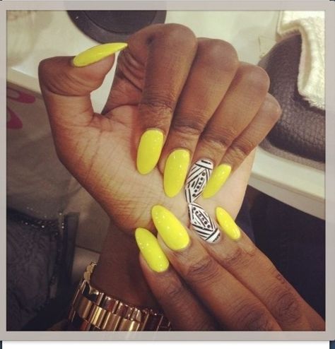 Stiletto Nails Shiny Nails Designs, Pointy Nails, Stiletto Nail Art, Stiletto Nails Designs, Nail Colours, Super Nails, Get Nails, Nail Nail, Yellow Nails