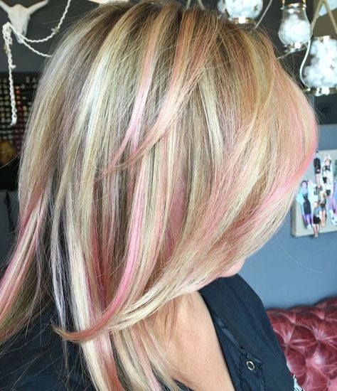 Balayage With Pink, Balayage Pink, Wendy Hair, Balayage Hair Blonde Short, Blonde Hair With Pink Highlights, Color Block Hair, Brunette Hair Cuts, Balayage Hair Caramel, Blonde Layered Hair