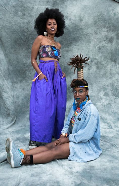 Afropunk Fashion, Afrofuturism Fashion, Afro Punk Outfits, Holographic Aesthetic, 2017 Street Style, Afropunk Festival, Noir Aesthetic, Afro Goth, Afro Punk Fashion