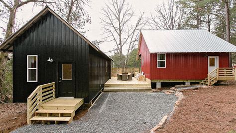 The Rural Studio's 20K House is so cheap and has such innovative design that it's changing the entire housing systemfrom mortgages to zoning laws. Compound Living, Design Case Mici, Design Casa Piccola, Retreat Centre, Rural Studio, Wohne Im Tiny House, Micro House, Casa Container, Barn Homes