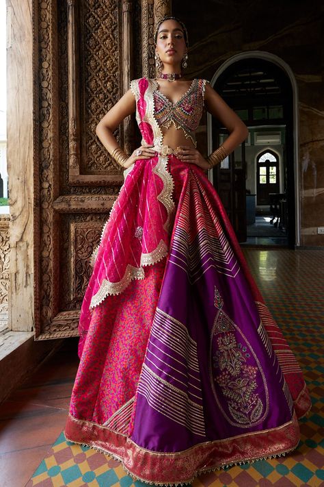 Zari Lehenga, Aditi Gupta, Designer Bridal Lehenga Choli, Printed Lehenga, Navratri Dress, Wedding Lehenga Designs, Saree Blouse Patterns, Indian Dresses Traditional, Indian Gowns Dresses