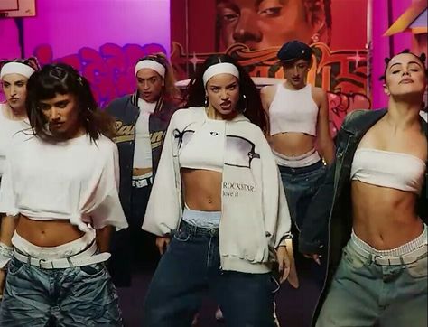 Old School Reggaeton Aesthetic, Hip Hop Outfits Dancers, Dancer Aesthetic Hip Hop, Dance Crew Outfits, 2000 Hip Hop, Street Dance Outfit, Chica Hip Hop, Hiphop Dancer, Aaliyah Outfits