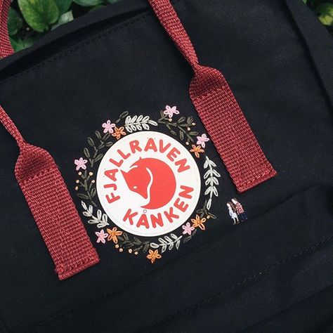 Kanken Embroidery, Shabby Chic Embroidery, Mochila Fjallraven Kanken, Free Embroidery Patterns Machine, Bird Embroidery Pattern, Rose Embroidery Pattern, Hand Embroidery Patterns Free, Embroidered Backpack, Diy Embroidery Designs