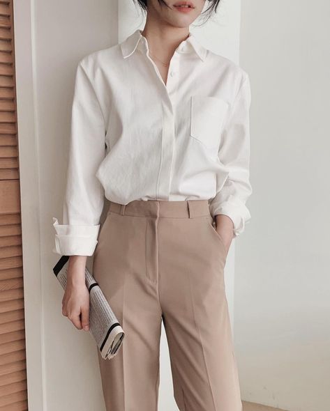 Korean Slacks Outfit, Korean Semi Formal Outfits For Women, Korean Semi Formal Outfit, Formal Attire Aesthetic, Bussines Casual Woman, Semi Formal Outfits For Women, Semi Casual Outfit, Formal Pants Women, Color Combos Outfit