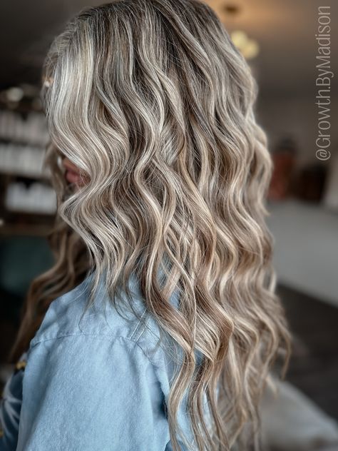 Blonde Highlights All Over Brown, Full Highlight And Low Light, Very Dimensional Blonde, Deminsional Blonde, Hair Color Dirty Blonde, Fall Blonde Hair Color Low Lights Caramel Highlights, Highlight Lowlight Blonde, Cowboy Copper Hair With Blonde, Brown Hair With Highlights Blonde