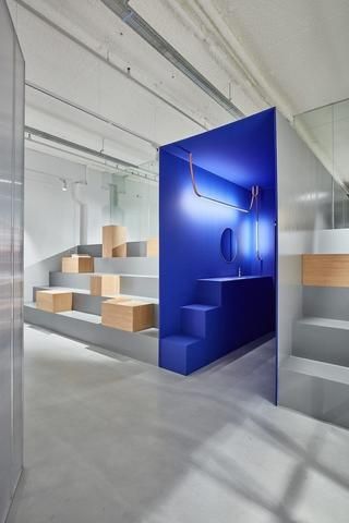 Color Bathroom Design, Store Concept, Colorful Space, Blue Room, Retail Store Design, Retail Interior, Contemporary Interior Design, Studio Space, Office Interior Design